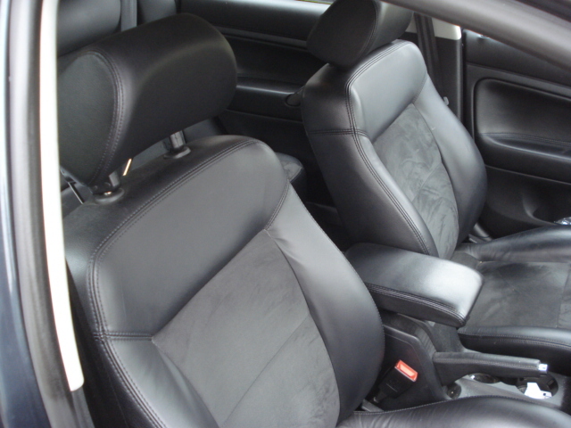 Leather Alacantra interior